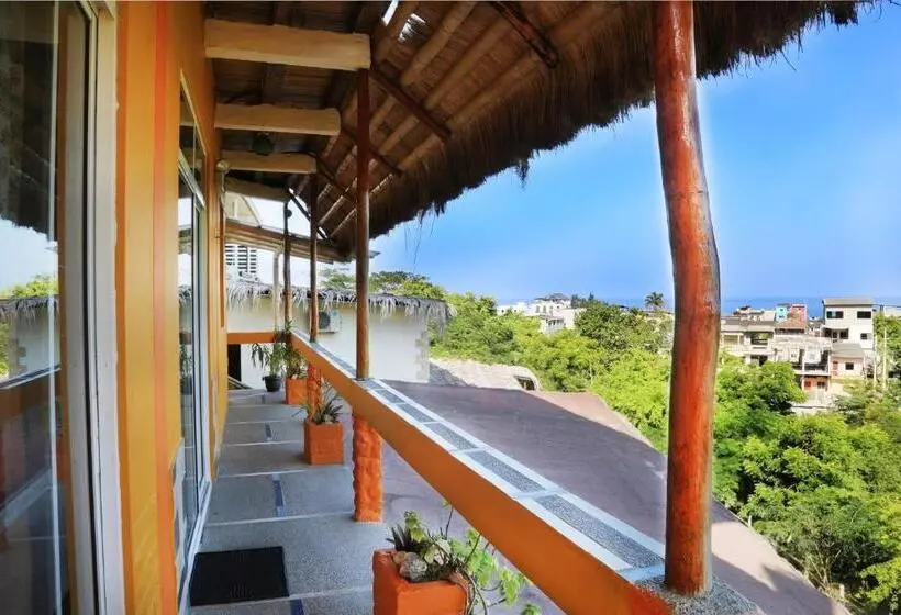 ユースホステル Kiwi Montañita Hostal