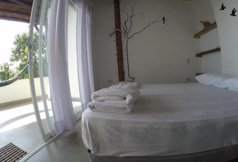 Retkeilymaja Kiwi Montañita Hostal