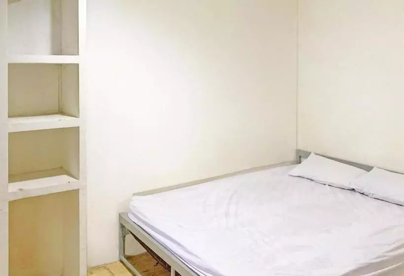 Hotelli Backpacker Homestay Jatisampurna Redpartner