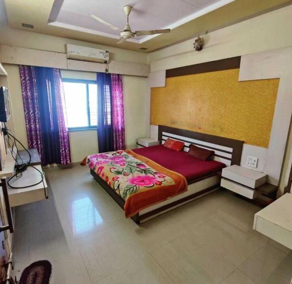 Pop Hotel Sudarshan