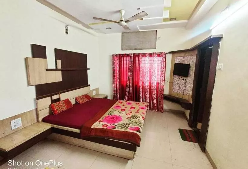 Pop Hotel Sudarshan