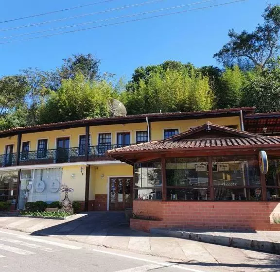 ユースホステル Pousada Azaléia