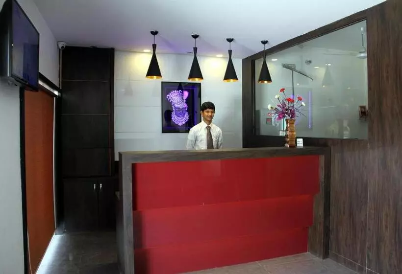 ホテル Aditya