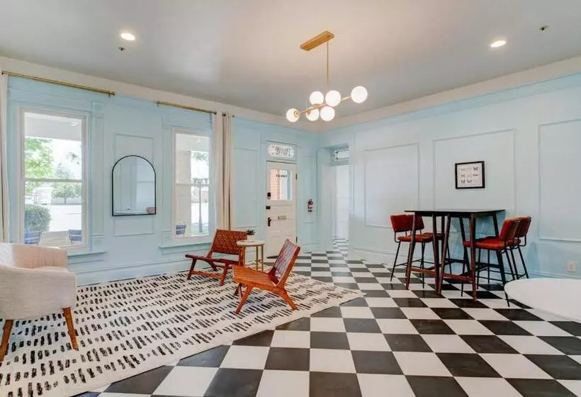 ホテル Suite 9 Historic Art City Inn