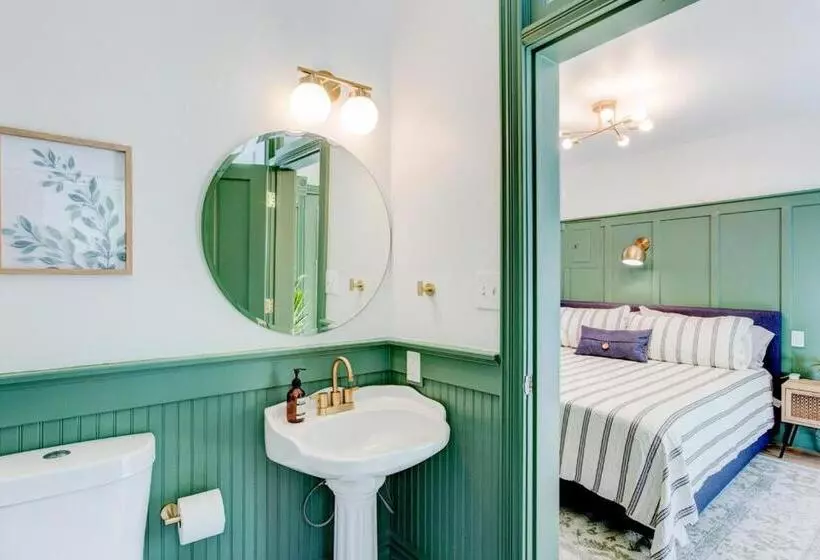 ホテル Suite 9 Historic Art City Inn