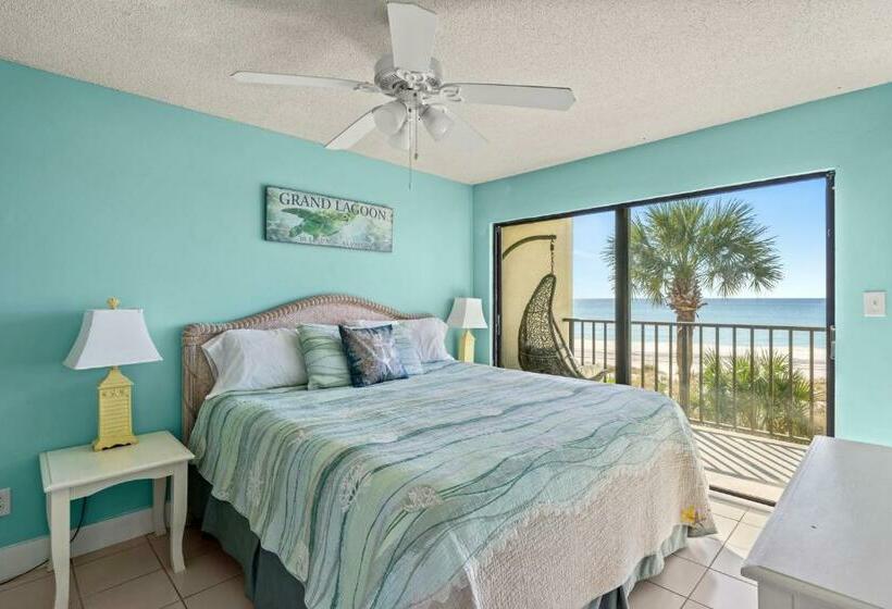 Ocean Front Turtle S Nest At The Commodore 202