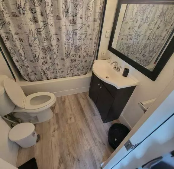 ペンション 3 Great Room For Rent, Individual Entrance, Share Bathroom, Beautiful Lake, In Manufactured Home 5 M
