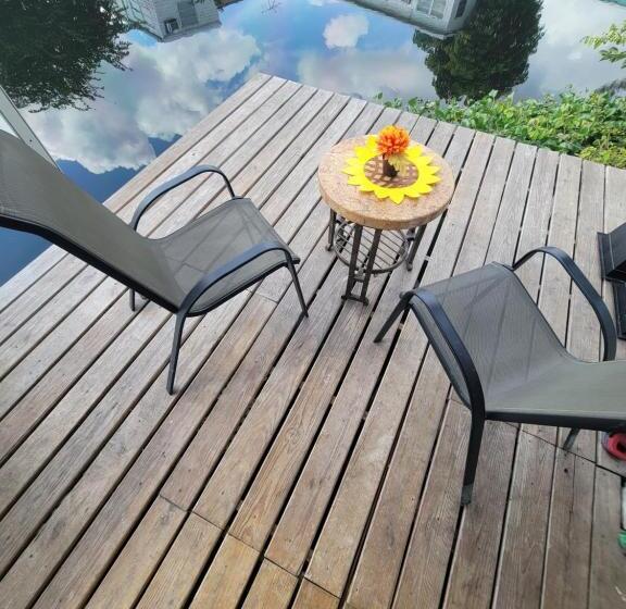 펜션 3 Great Room For Rent, Individual Entrance, Share Bathroom, Beautiful Lake, In Manufactured Home 5 M