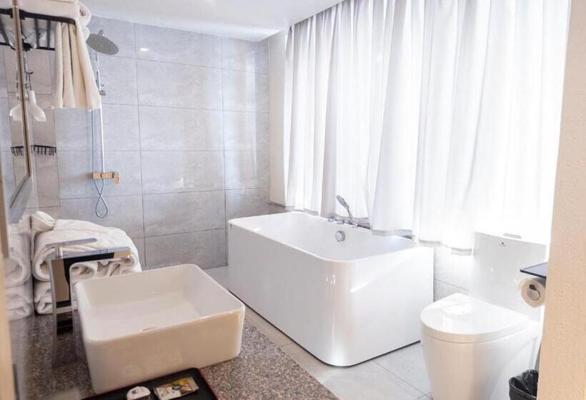 هتل Andijon International