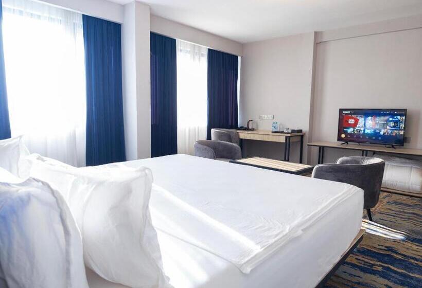 هتل Andijon International