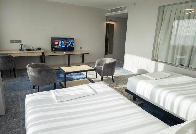 هتل Andijon International