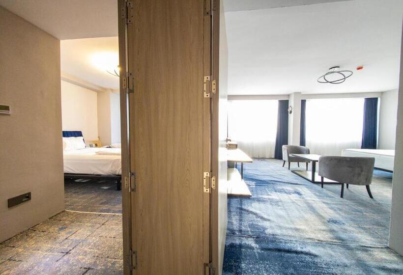 هتل Andijon International