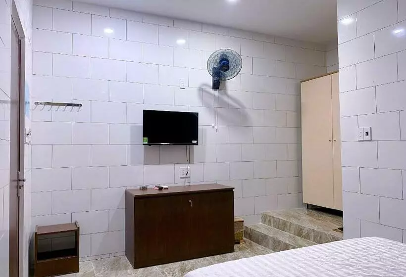 هتل Khách Sạn Ngọc Bích 2