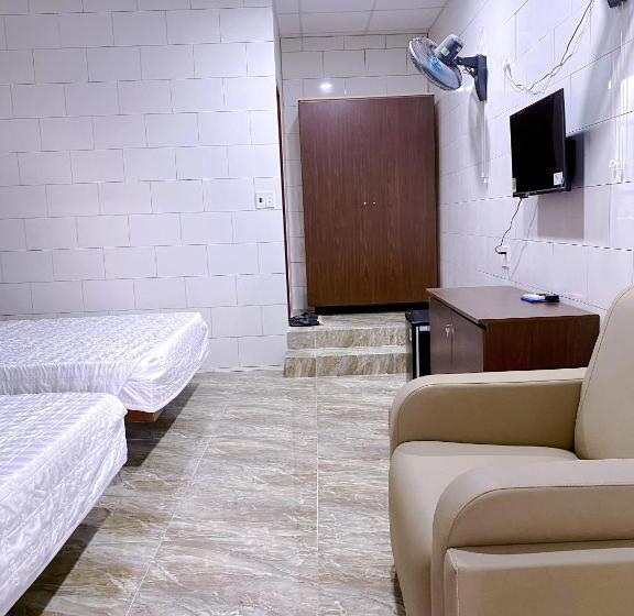 هتل Khách Sạn Ngọc Bích 2