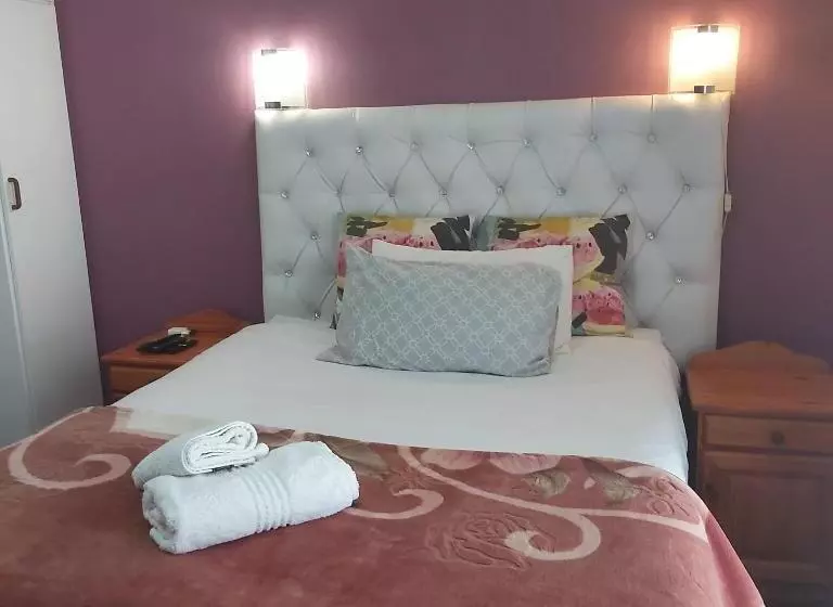 ペンション Gh Redpillars