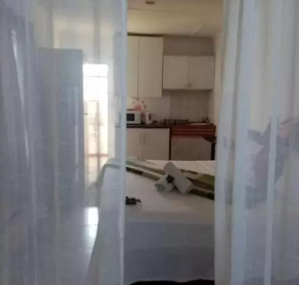 ペンション Gh Redpillars