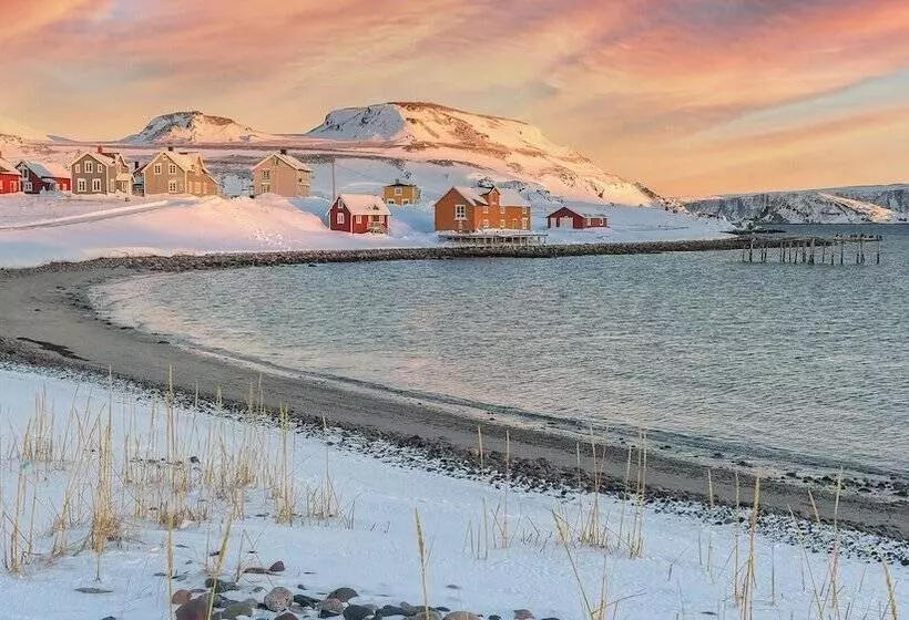 Retkeilymaja Kongsfjord Arctic Lodge