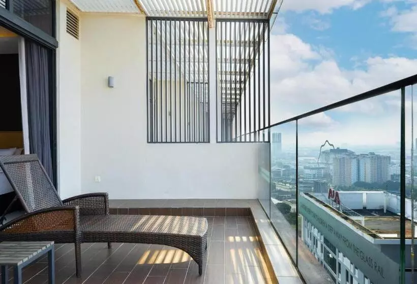 هتل Greystone 99 Suites