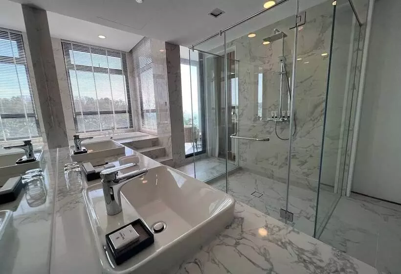 ホテル The Riyaz Lavanya