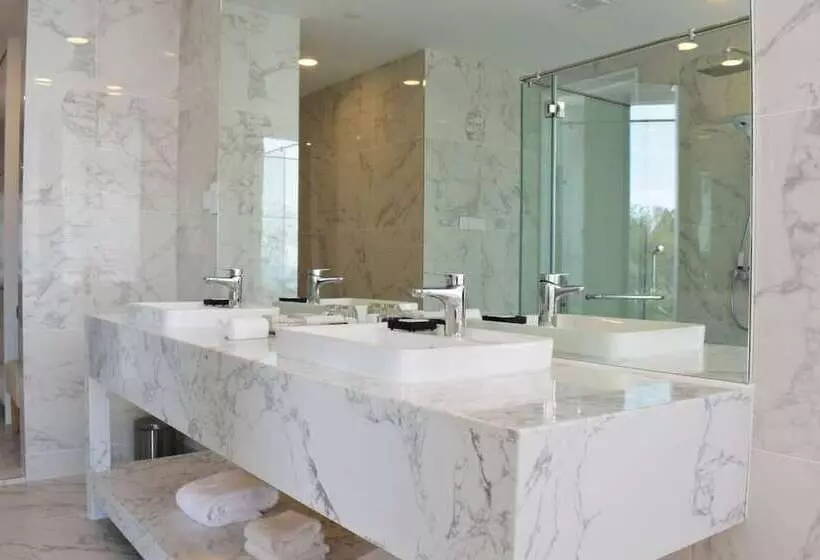 ホテル The Riyaz Lavanya