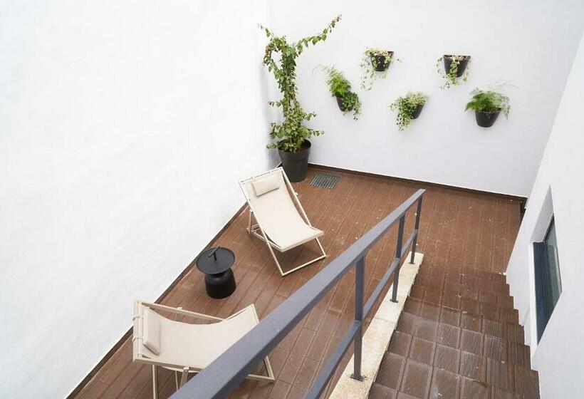 پانسیون Brito Capelo 183