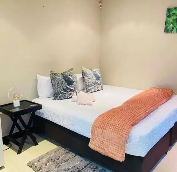 Majatalo Snamel Guest House Waterfall