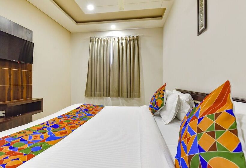 Fabhotel Gurukripa