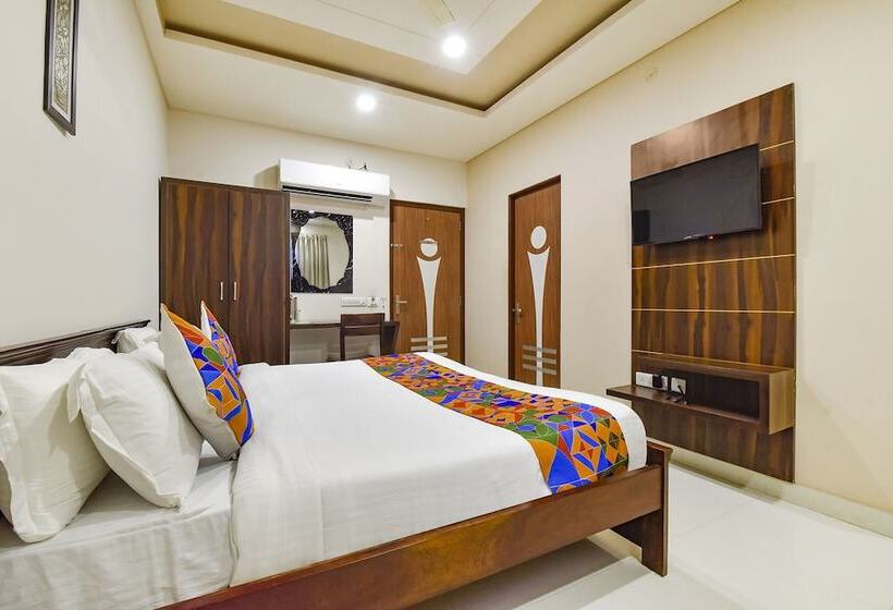 Fabhotel Gurukripa