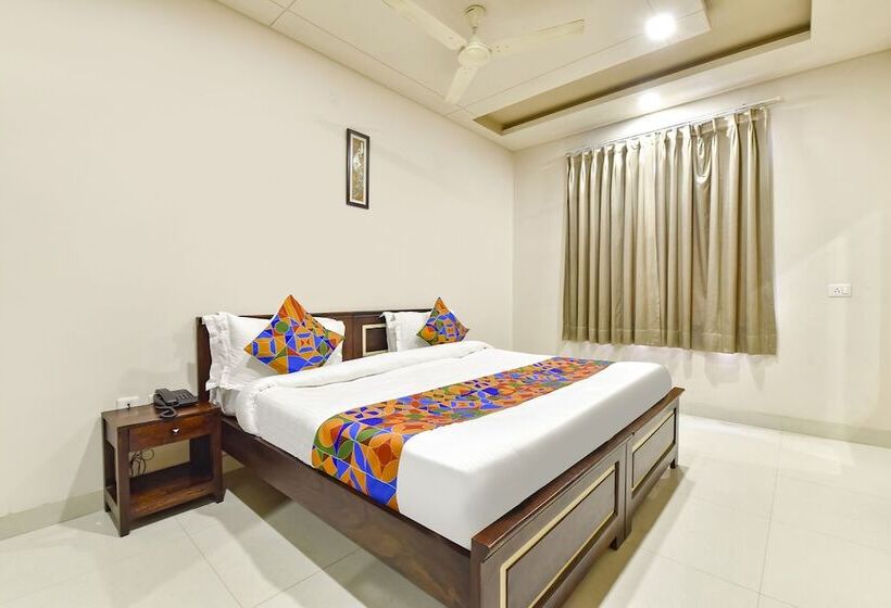 Fabhotel Gurukripa