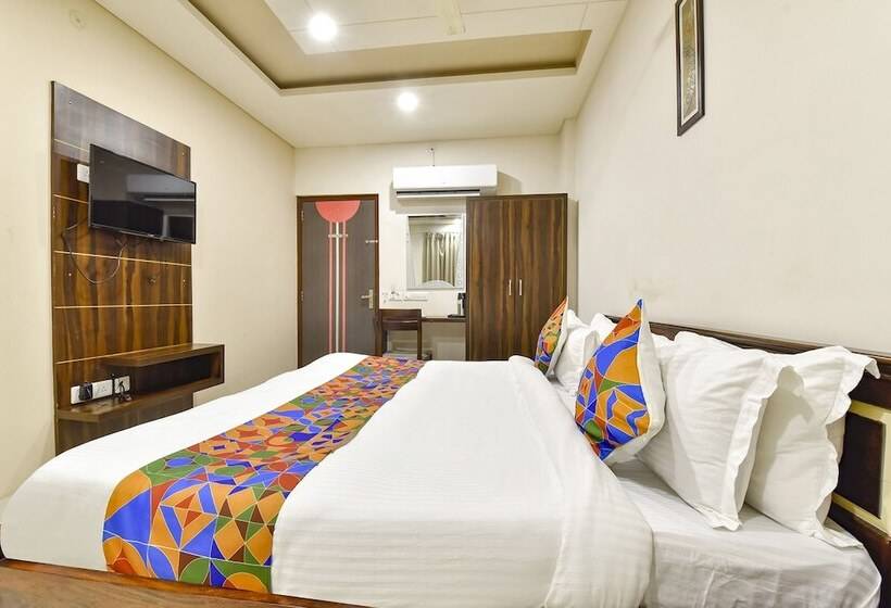 Fabhotel Gurukripa