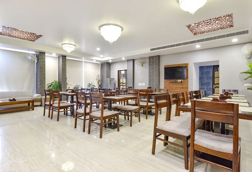 Fabhotel Gurukripa