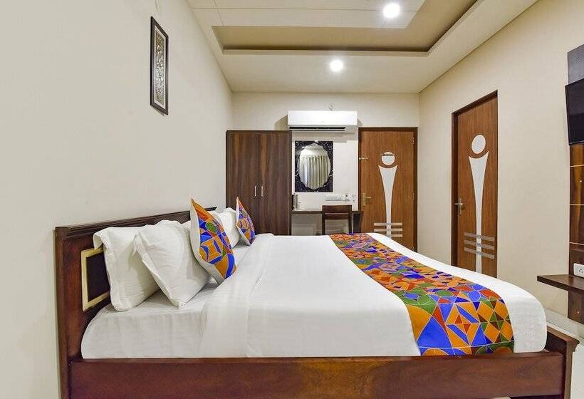 Fabhotel Gurukripa