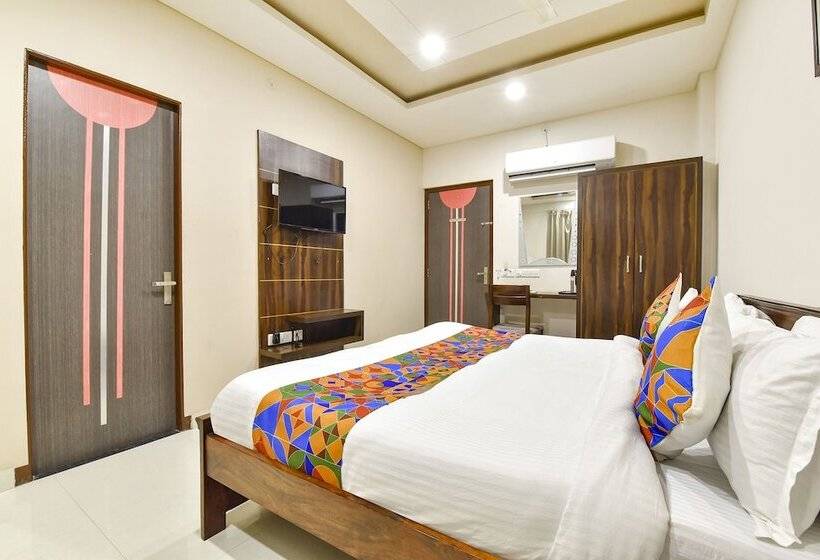 Fabhotel Gurukripa
