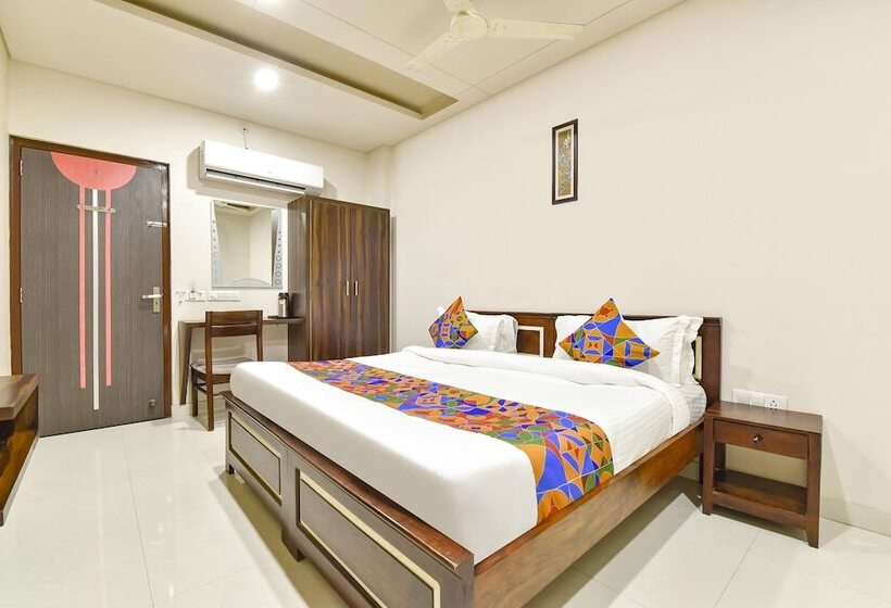 Fabhotel Gurukripa