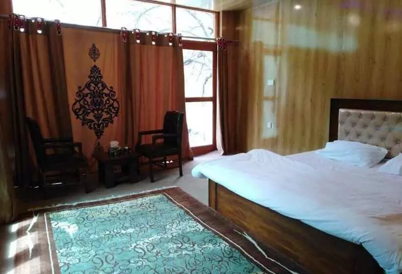 هتل Chogho Sar Huts