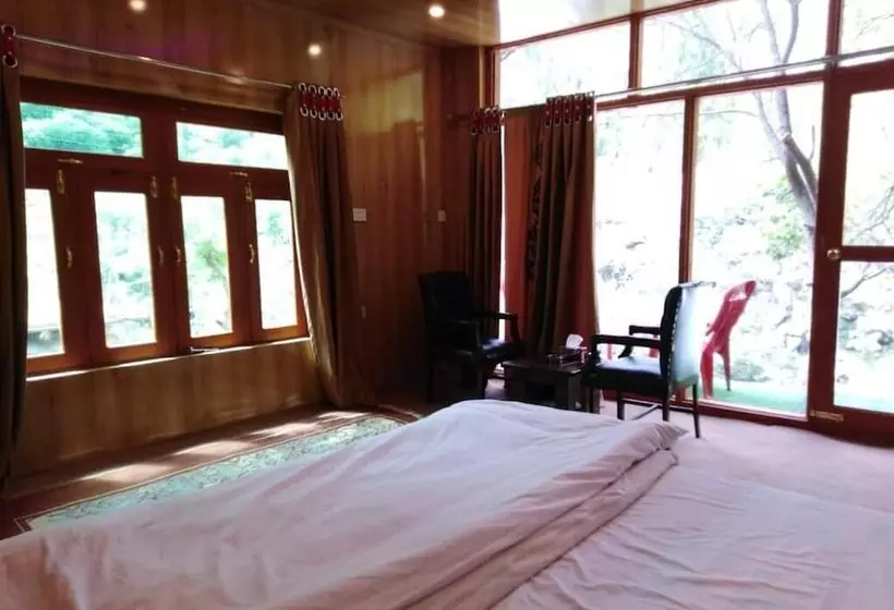 هتل Chogho Sar Huts