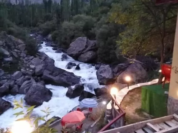 هتل Chogho Sar Huts