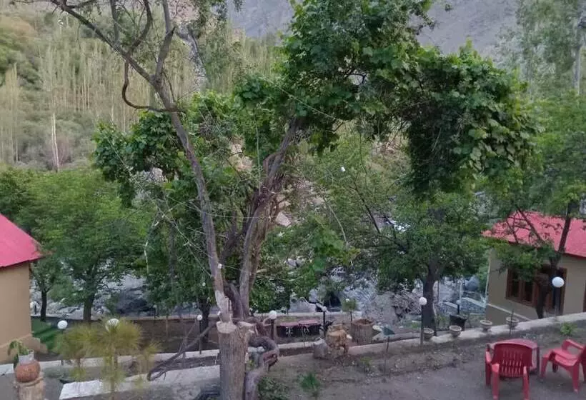 هتل Chogho Sar Huts