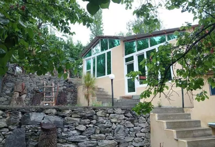 هتل Chogho Sar Huts