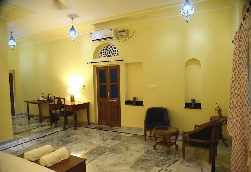 ホテル Fort Chabariya