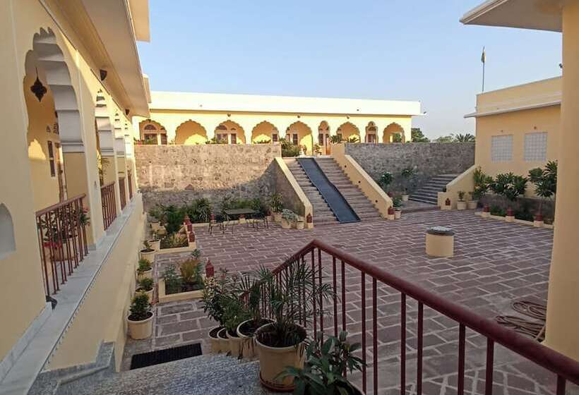 בית מלון כפרי Fort Chabariya