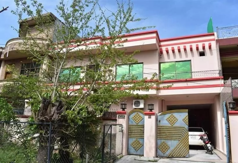 هتل Neelum Guest House