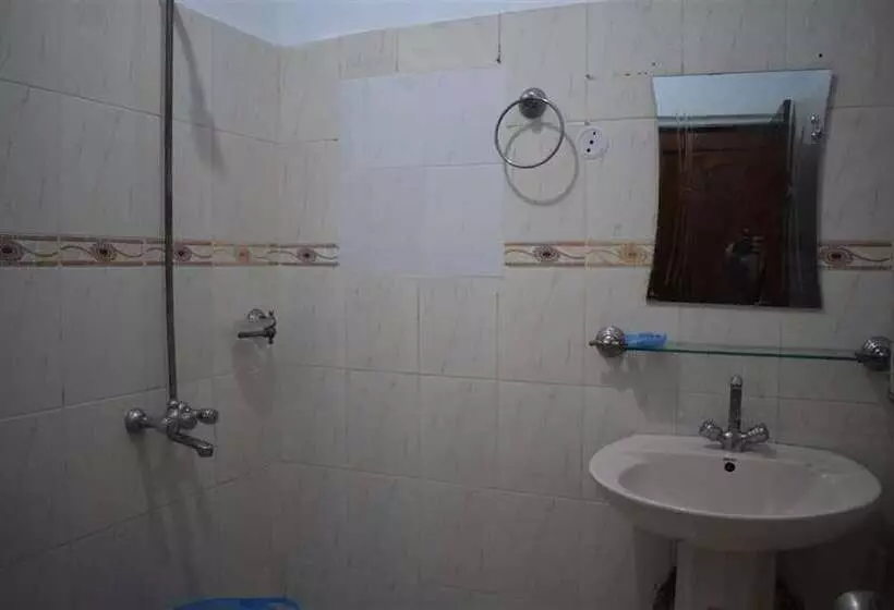 هتل Neelum Guest House