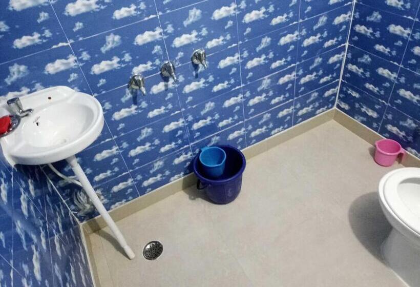 فندق Oyo Dixit Gest House