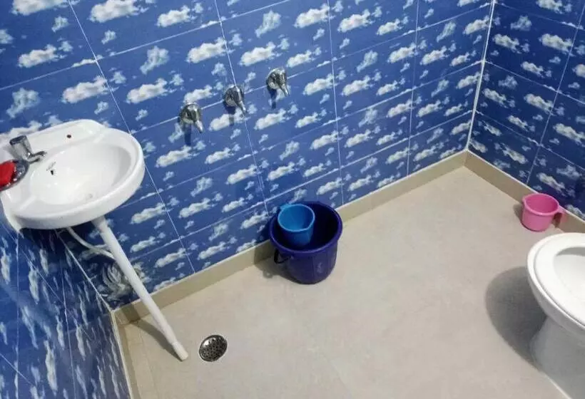 Hotelli Oyo Dixit Gest House