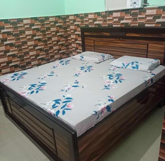 فندق Oyo Dixit Gest House