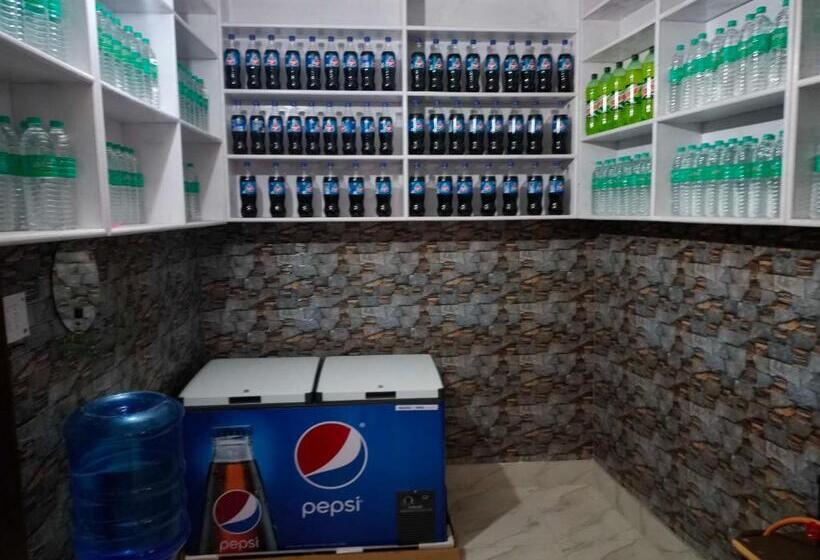 فندق Oyo Dixit Gest House