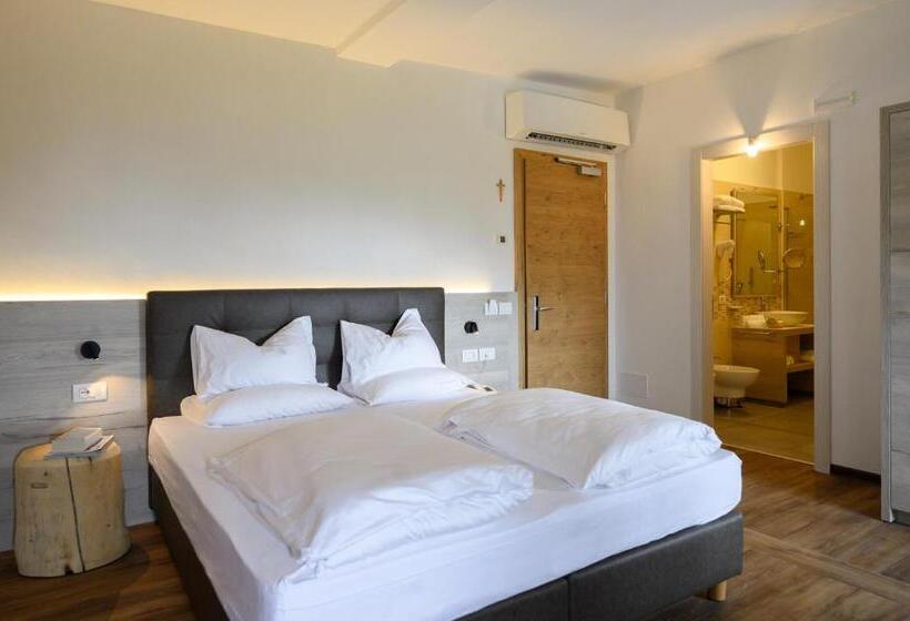 בית מלון כפרי Stella Alpina