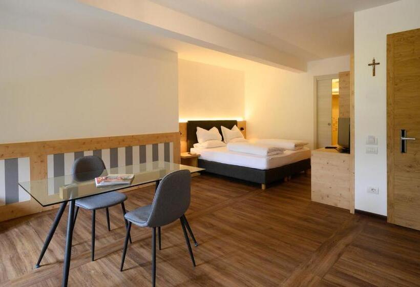 בית מלון כפרי Stella Alpina