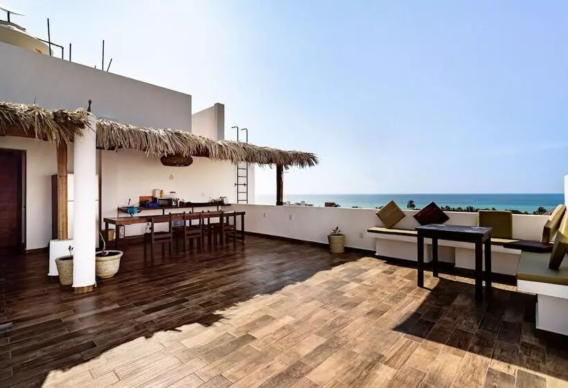 Punta Kai Hotel & Hostal